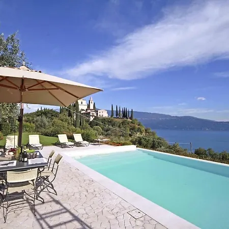 Valli Sleeps 6 With Pool And Wifi