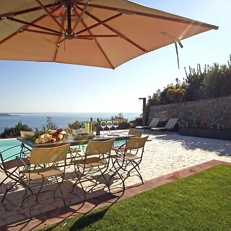Βίλα Valli Sleeps 6 With Pool And Wifi *