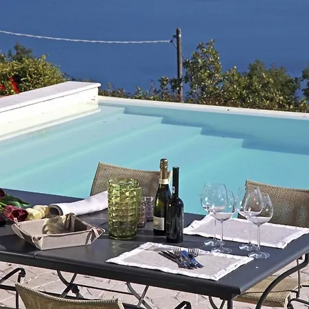 Βίλα Valli Sleeps 6 With Pool And Wifi *