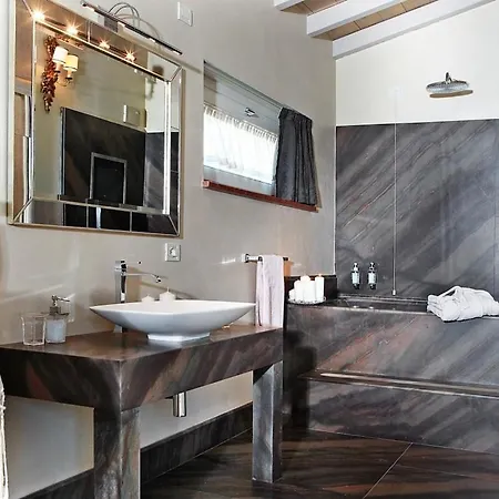 Βίλα Valli Sleeps 6 With Pool And Wifi